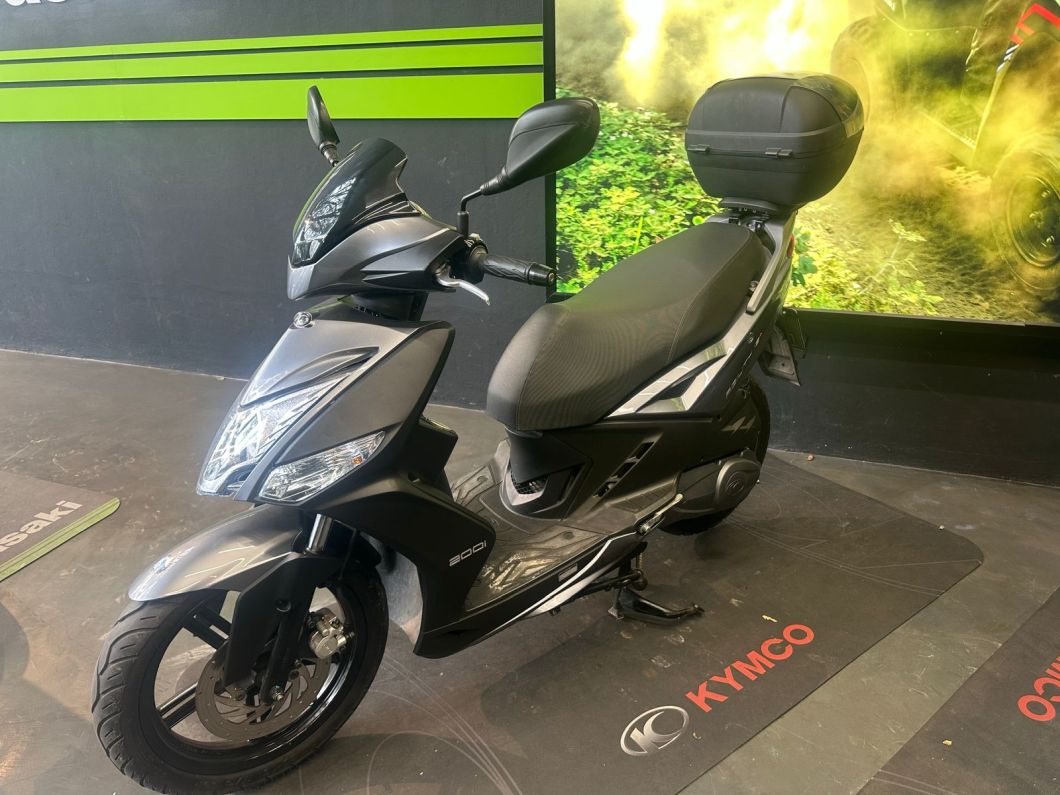 Agility 200 usado 2023 con 6200 km int 52956 1M (1) [M3813]
