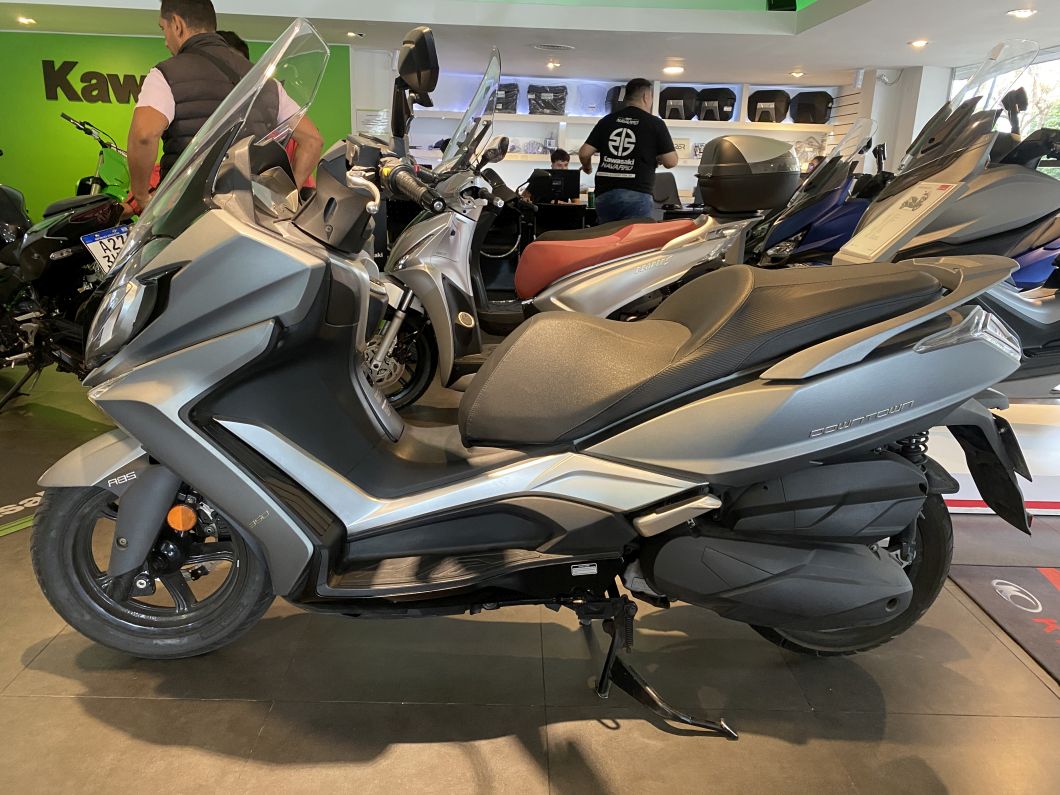 Downtown 350 tcs usado 2022 con 15700 km 1M (1) [M4033]