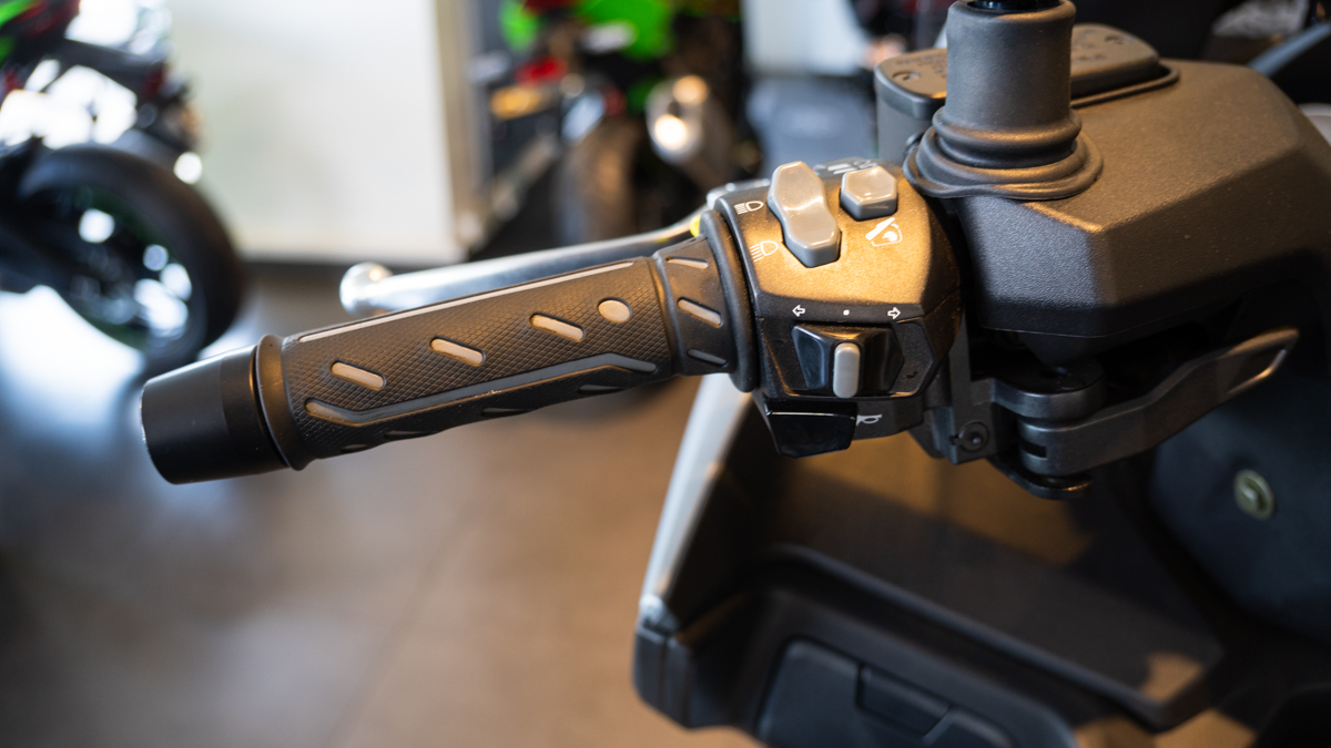 kymco_xciting_400_2024_id3280_10.jpg