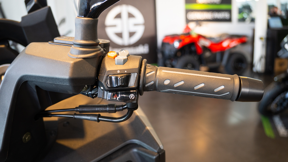 kymco_xciting_400_2024_id3280_12.jpg