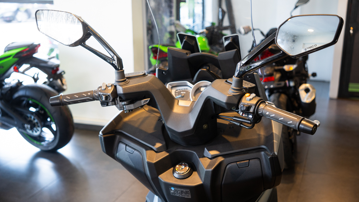 kymco_xciting_400_2024_id3280_14.jpg