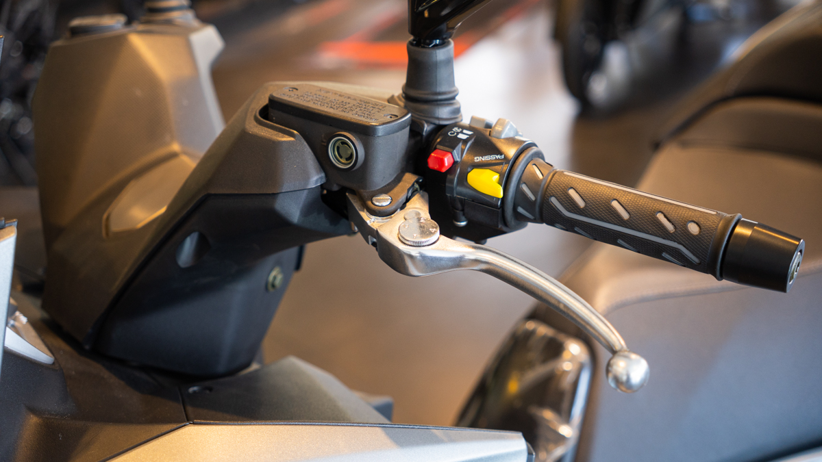 kymco_xciting_400_2024_id3280_15.jpg
