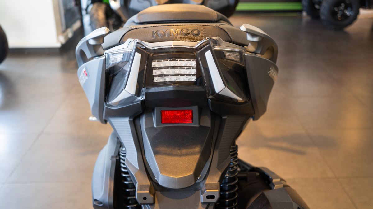 kymco_xciting_400_2024_id3280_6.jpg