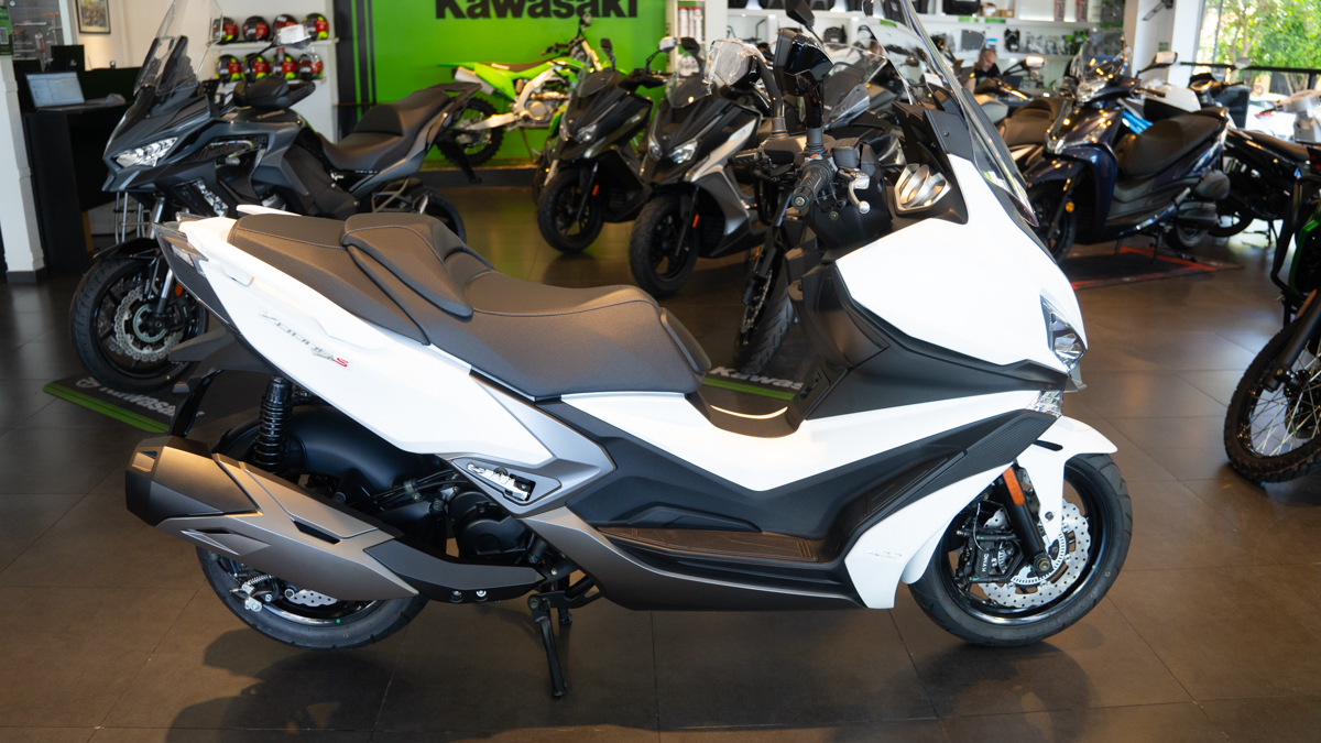 kymco_xciting_400_newcolor_id3280_1.jpg