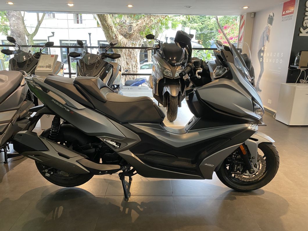 Xciting 400 usado 2025 con 4878 km 1M (1) [M3987]